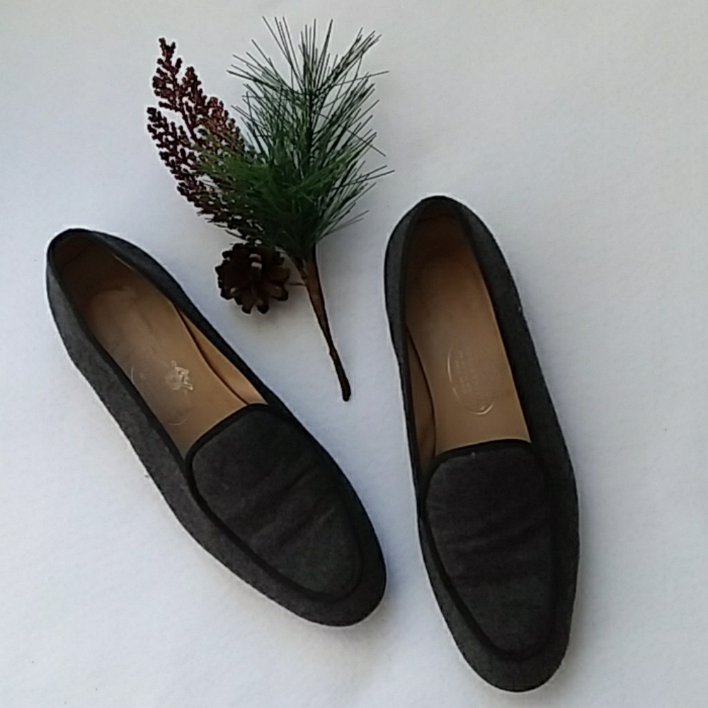 Stubbs & Wooton Grey  flannel with Black Piping 8.